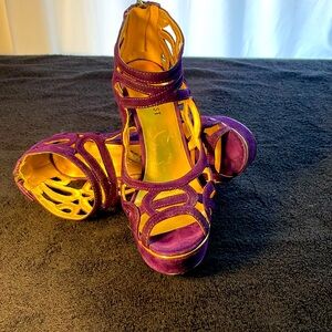 Nine West purple suede & gold platform stilettos